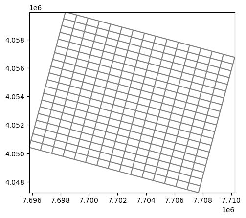../../../_images/notebooks_part1_flopy_solutions_04_Modelgrid_and_intersection_solution_17_1.png